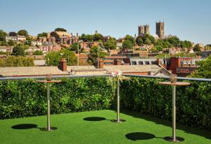 DoubleTree by Hilton Lincoln - Ideal Location for Exploring