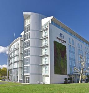 DoubleTree By Hilton London Excel - Hotel Overview