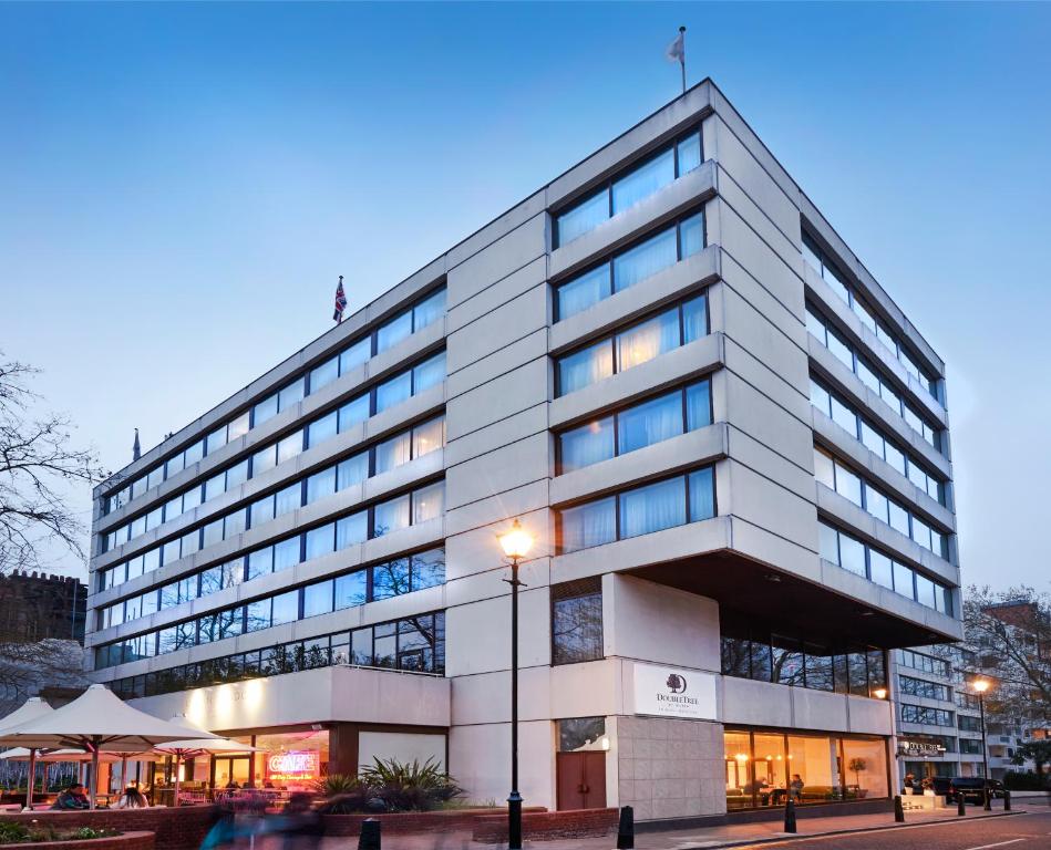 DoubleTree by Hilton London - Hyde Park - Hotel Overview and Location