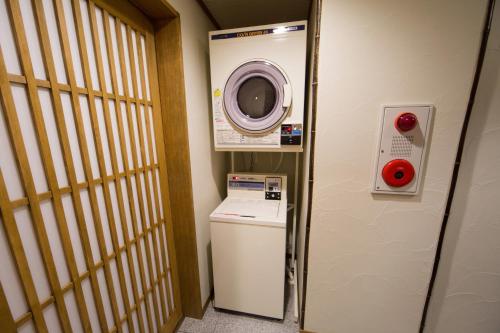 Ebisu Ryokan - Room Features and Amenities