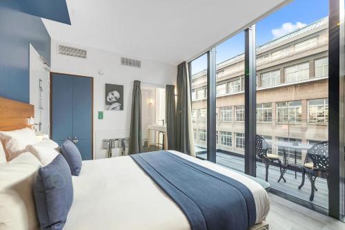 Eiffel Tower, Villa Mademoiselle - Overview of Villa Mademoiselle