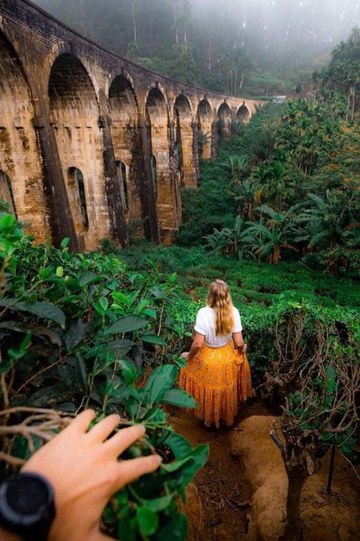 Explore Ellas Charm : Tuk Tuk Transfer to Nine Arch Bridge