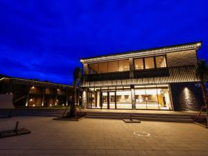 FIVE SPRING RESORT THE SHIRAHAMA - Hotel Overview and Location