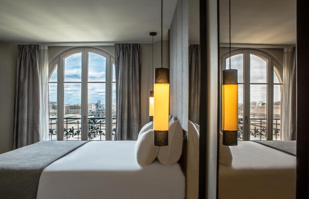 Flanelles Hotel Paris - Overview of Hotel Flanelles