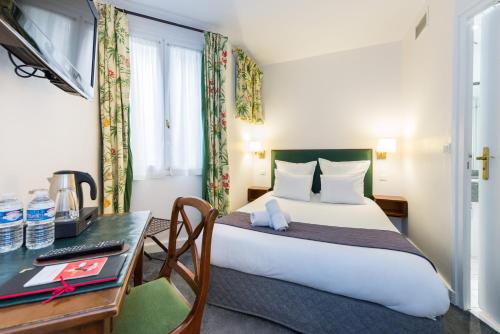 France Louvre - Location and Neighborhood