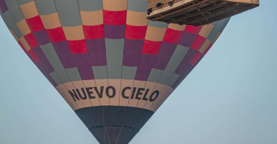 From Cdmx: Hot Air Balloon Flight, Breakfast & Pickup