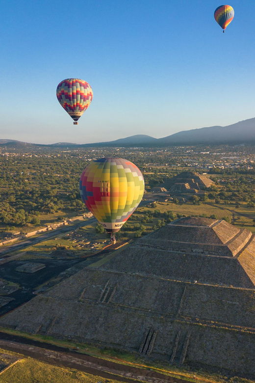From Mexico City: Air Balloon Flight & Breakfast & Pickup