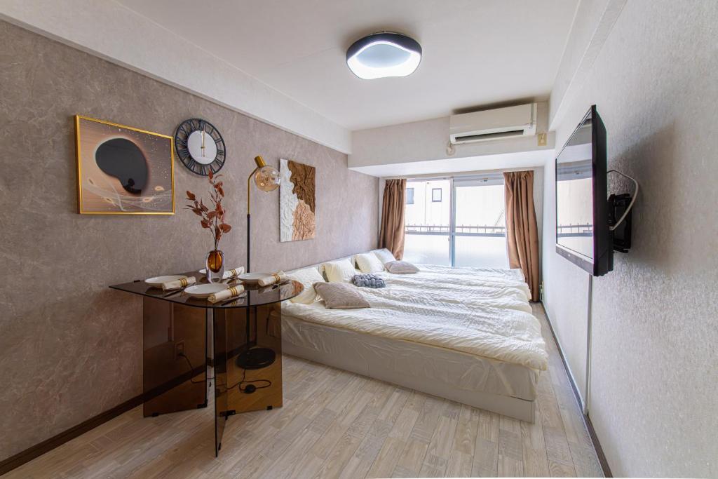 G57 New Inn Central Shinjuku - 5 Mins to Station, Max 4 Directly Accessible to Shinjuku, Hot Spring Bath, Outdoor Space With Wooden Deck, Original Inn - Amenities and Services