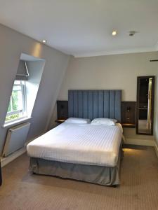 Garden Court Hotel - Hotel Overview and Location