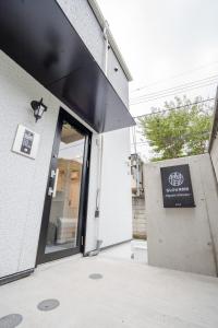 GLOU Higashi Shinjuku - Amenities Offered