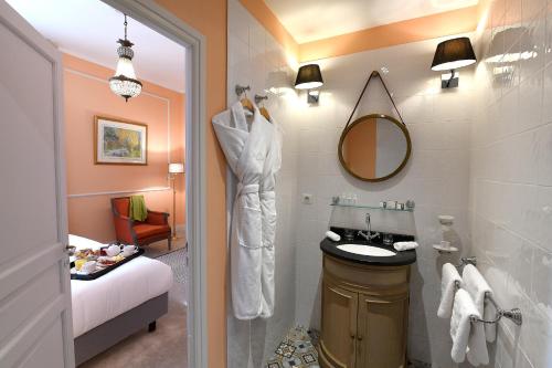 Grand Hotel Henri - Territory - Property Overview