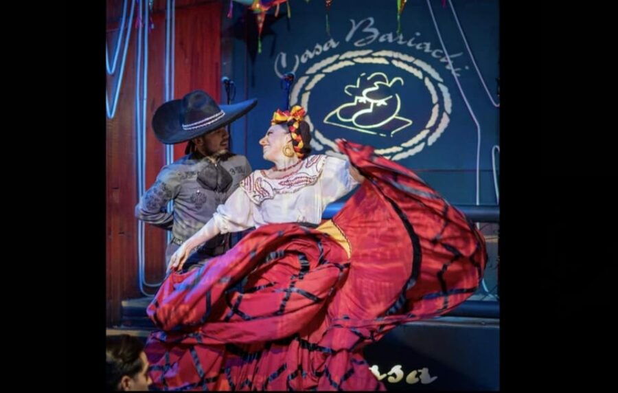 Guadalajara: Guided Tlaquepaque Night Tour With Hotel Pickup
