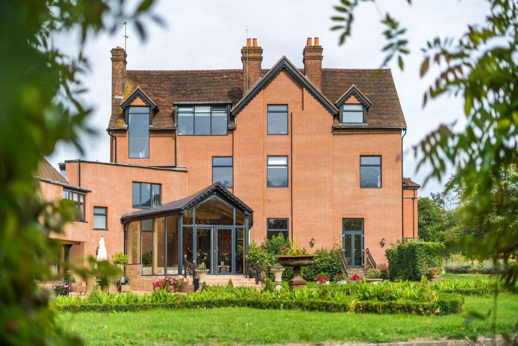 Guildford Manor Hotel & Spa - Hotel Overview
