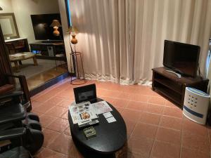 Gundam Thunderbolt: Great People Special Use - Hotel Overview