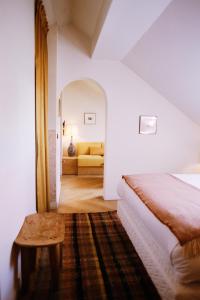 Habitual Hotel - Hotel Overview and Location