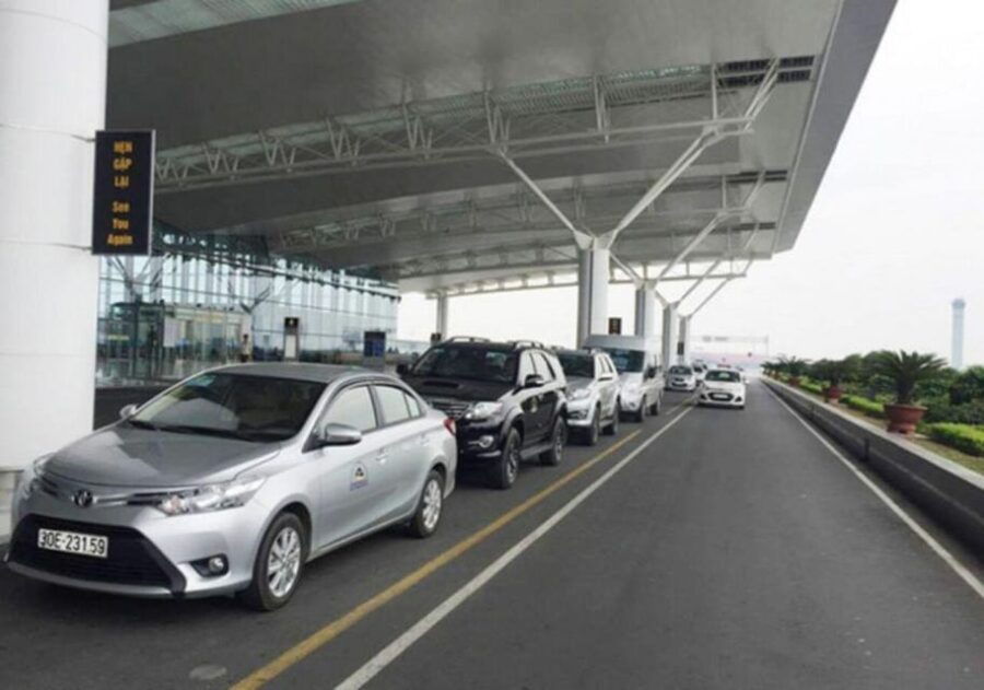 Hanoi: Noi Bai International Airport Transfer by Private Car