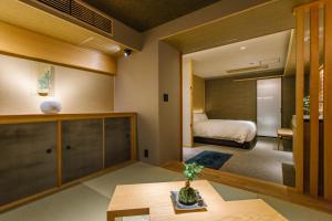 Higashiyama Shikikaboku - Hotel Location and Nearby Attractions