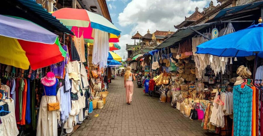 Highlights Bali: Ubud Area, Penglipuran Village, Bali Safari