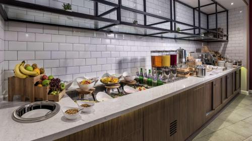 Hilton Garden Inn Manchester Emirates Old Trafford - Hotel Location and Accessibility