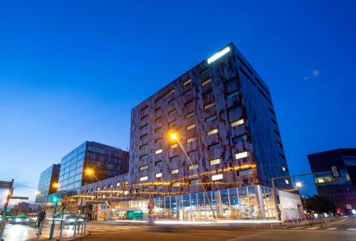 Hilton Lille - Location and Transportation
