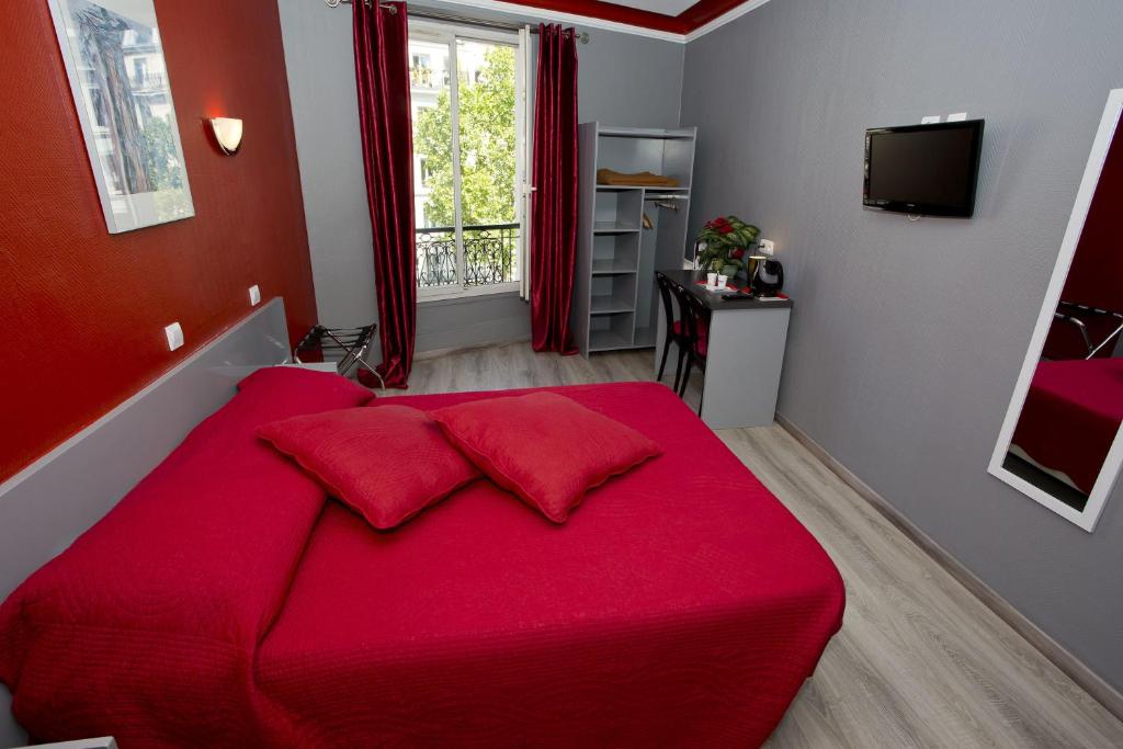 Hipotel Paris Voltaire Bastille - Hotel Overview and Location