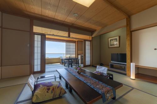 Hiranoya Review - Overview and Location