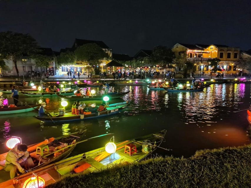 HOI AN : NIGHT BOAT TRIP WITH LANTERN