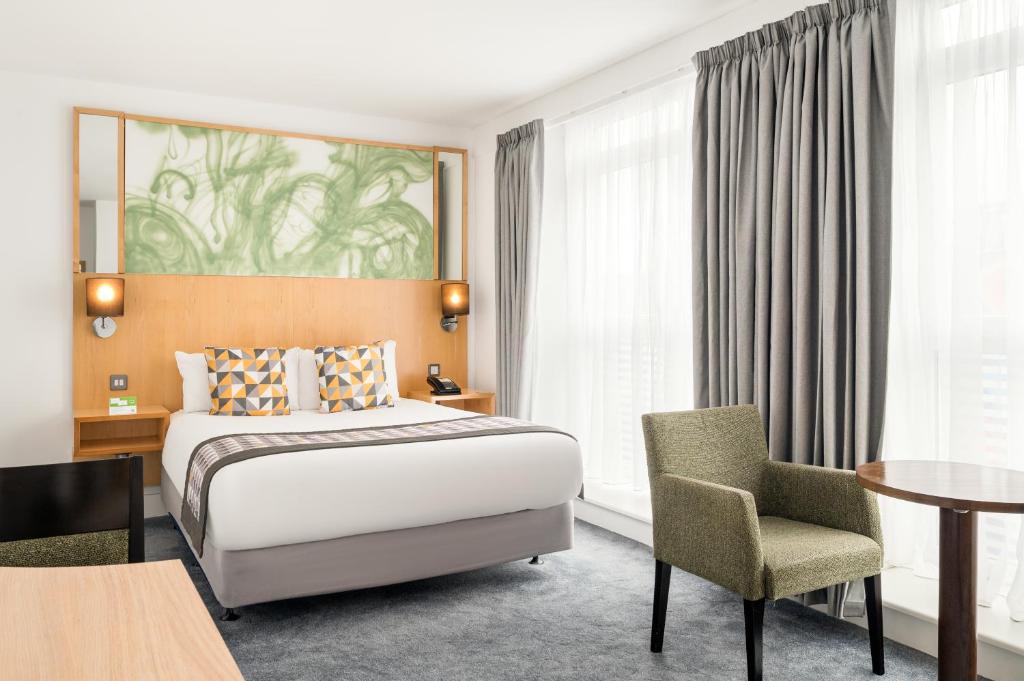 Holiday Inn Birmingham City, an IHG Hotel - Exploring the Hotels Convenient Location