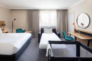 Holiday Inn High Wycombe M40, Jct.4, an IHG Hotel - Location and Accessibility