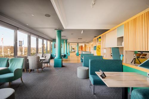 Holiday Inn Leeds Brighouse, an IHG Hotel - Location and Accessibility