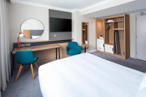 Holiday Inn London - Gatwick Airport, an IHG Hotel - Hotel Overview