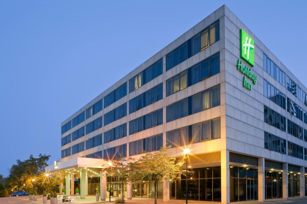 Holiday Inn Milton Keynes Central, an IHG Hotel - Facilities and Amenities