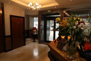 Hotel Alane - Location and Accessibility