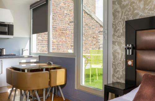 Hotel Amber - Room Features and Amenities