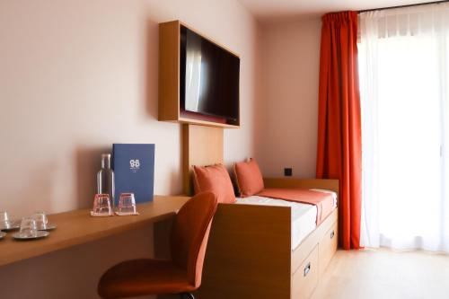 Hotel Best of Both - Divonne-les-Bains - Location and Accessibility