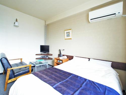Hotel Cerezo - Location and Accessibility