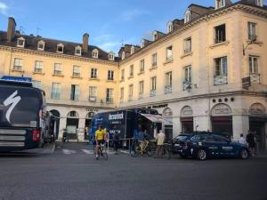 Hotel De Gramont - Location and Surroundings