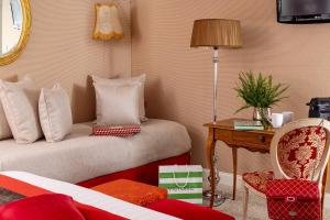 Hotel De Seine - Location and Accessibility