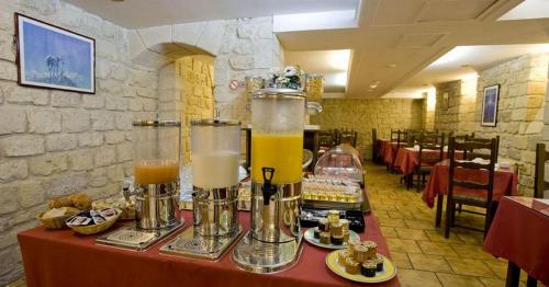 Hotel Derby Eiffel - Location and Accessibility