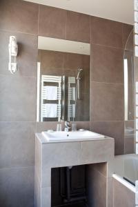 Hotel Des Arenes - Breakfast and Dining