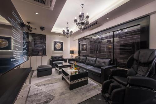 HOTEL Dior7 Review