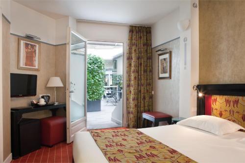 Hotel Eiffel Seine - Location and Accessibility