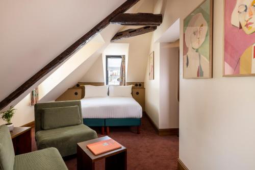 Hotel Ernest - Location and Accessibility