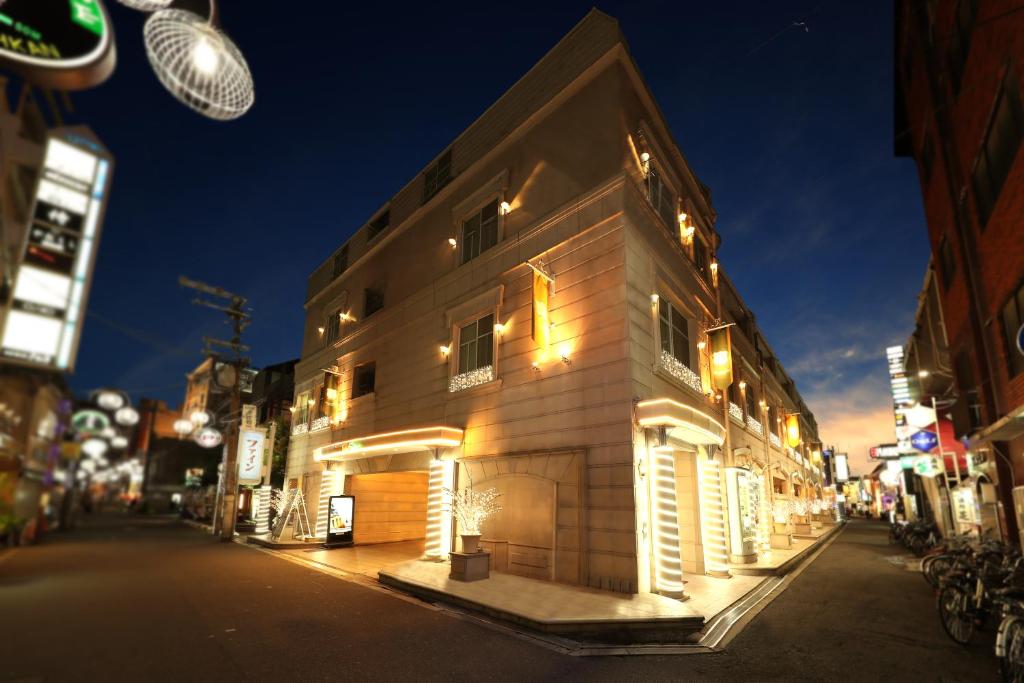 Hotel Fine Garden Umeda - Amenities and Services
