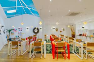 Hotel George - Astotel - Location and Accessibility