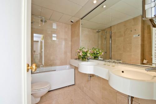 Hotel Henri IV Rive Gauche - Amenities and Services