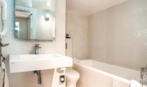 Hotel Ile De France Opera - Location and Proximity