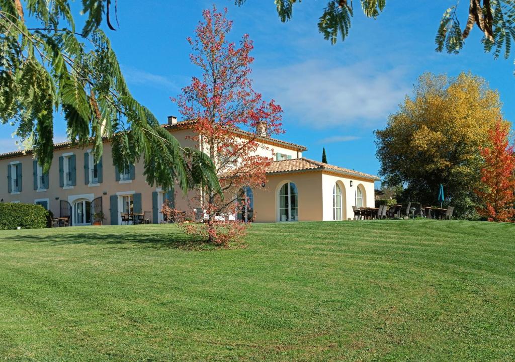 Hotel La Bastide D'iris - Hotel Overview and Location