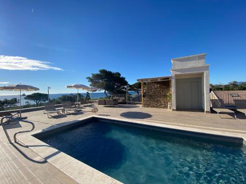 Hotel La Lagune - Location and Surroundings