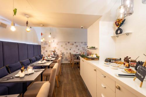 Hotel La Parizienne - Hotel Overview
